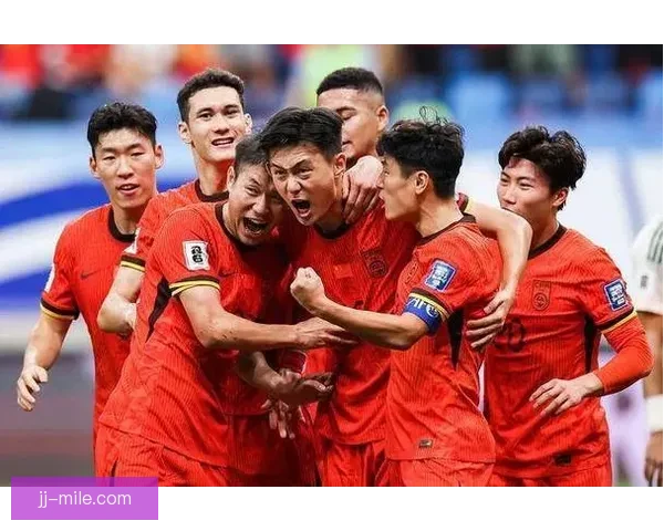 中国男足主场憾负日本错失晋级机会引发球迷热议